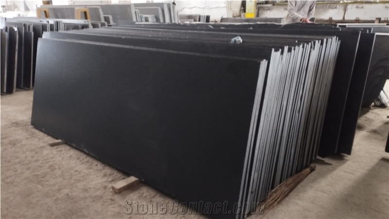 granite-cat-black-gratine